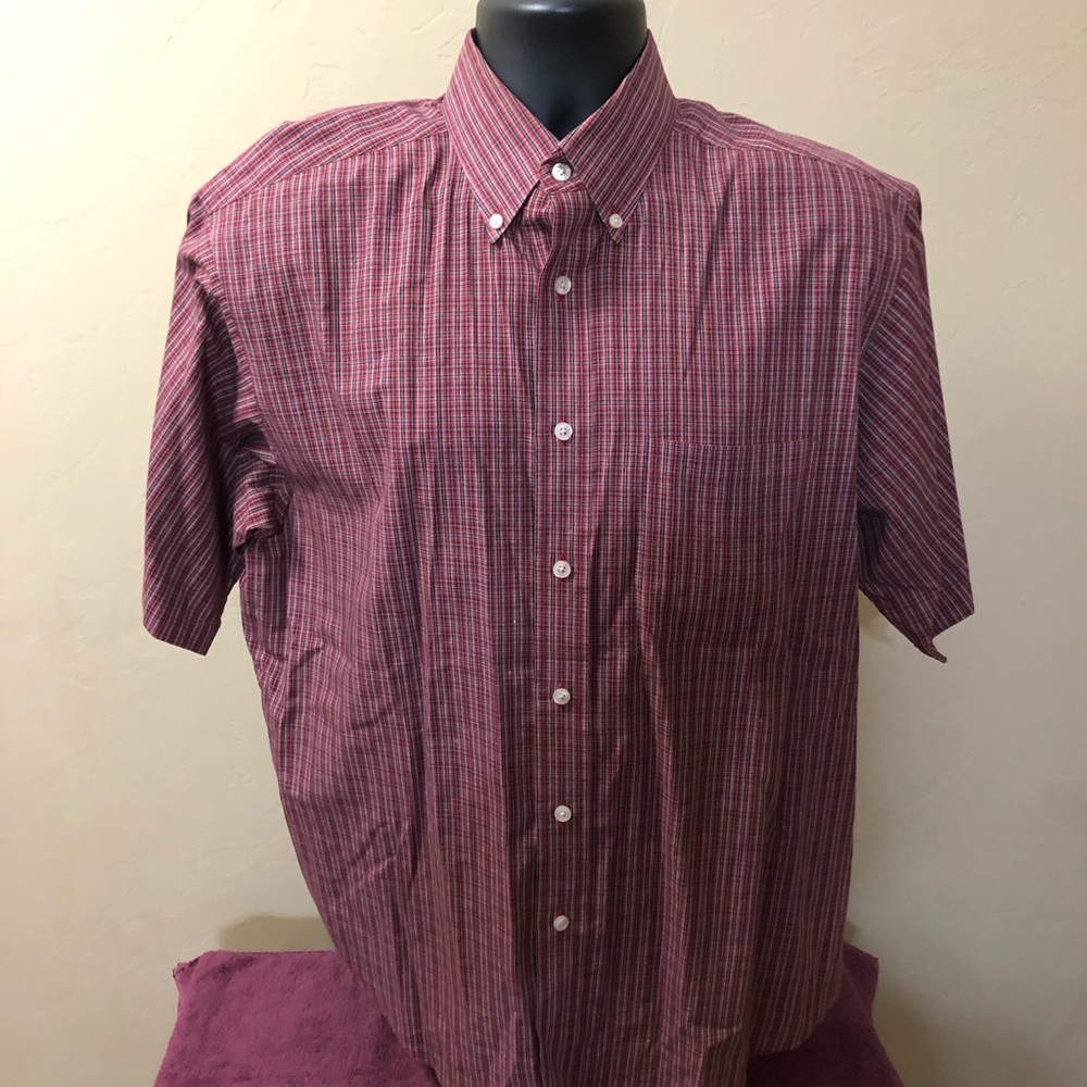 Roundtree & Yorke men’s button down shirt